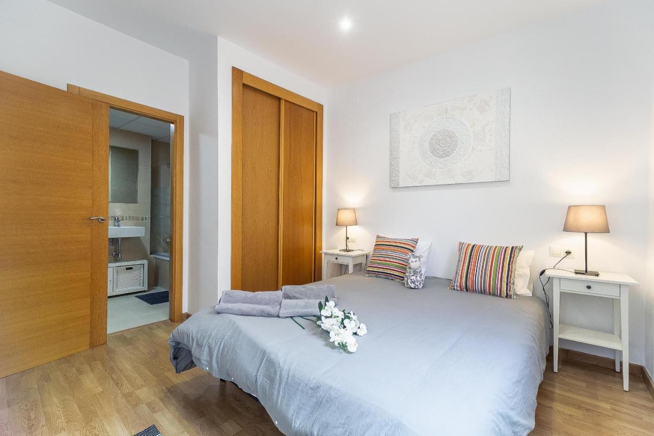 Central Malaga Apartment At Mitjana Plaza Exterior photo