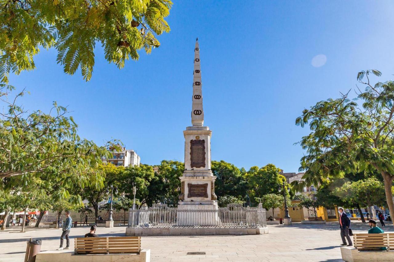 Central Malaga Apartment At Mitjana Plaza Exterior photo